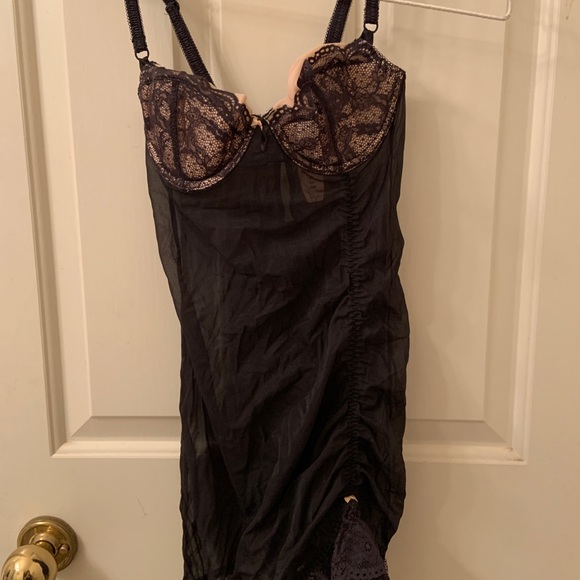 GORGEOUS VINTAGE VICTORIA SECRET NIGHTIE💘 - Picture 1 of 5